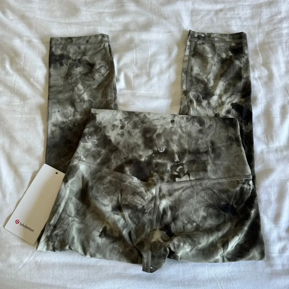 🆕 Lululemon Align Crop 21” Diamond Dye Light Sage Army Green Dark Olive